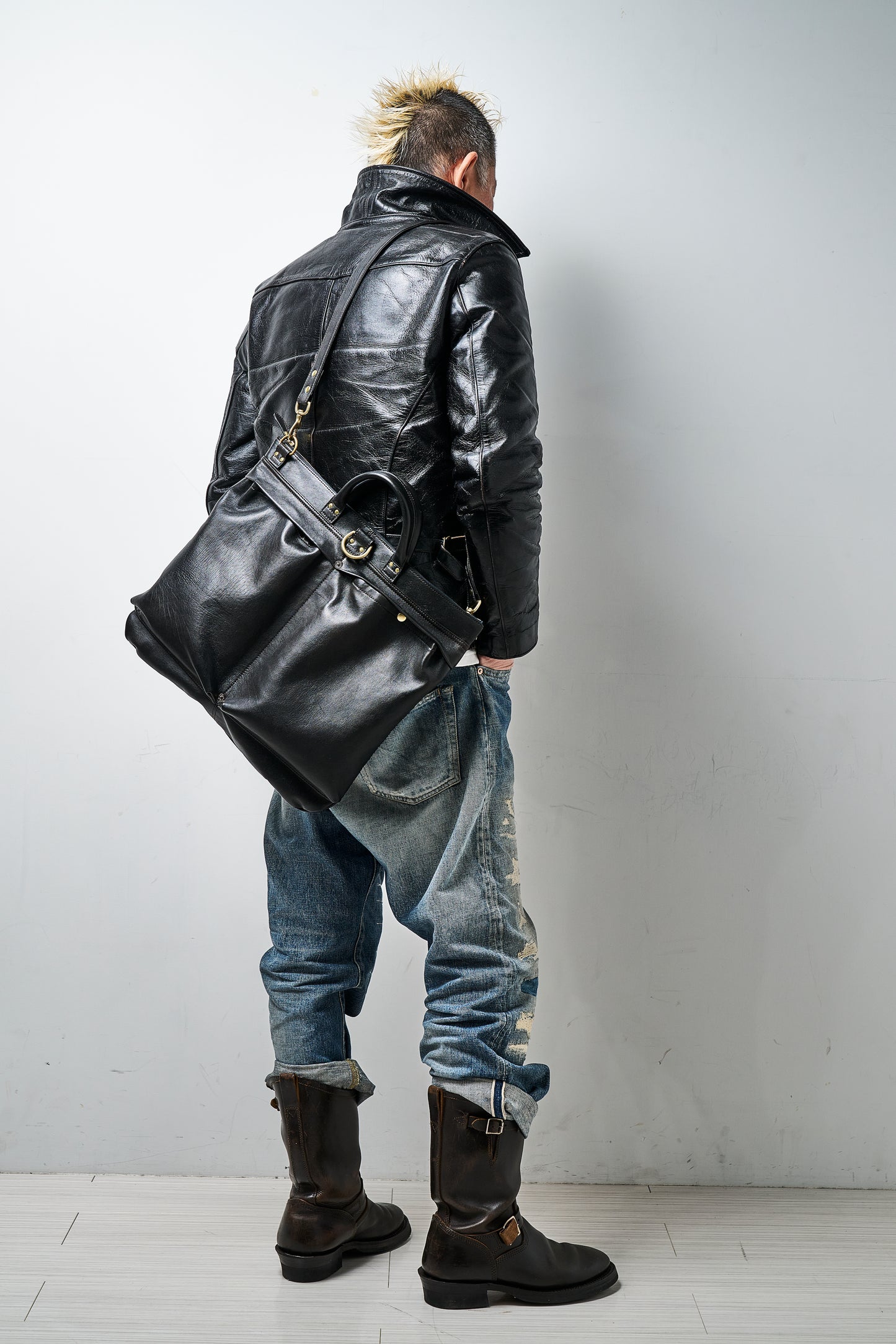 池田工芸 × Lightning 純国産「茶芯」ホースハイド T-Core Leather Lover Helmet Bag